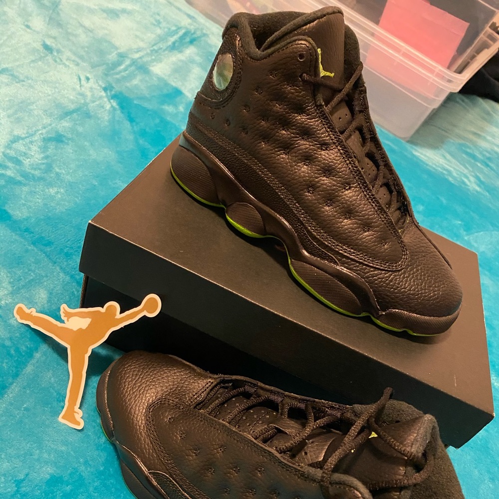 AIR JORDAN 13 RETRO - BRAND NEW IN BOX 5.5Y/ 7.5 W